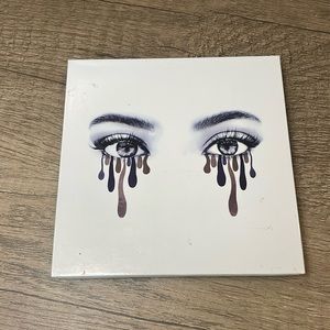 Kylie Cosmetics Pressed Powder Eyeshadow Purple Palette